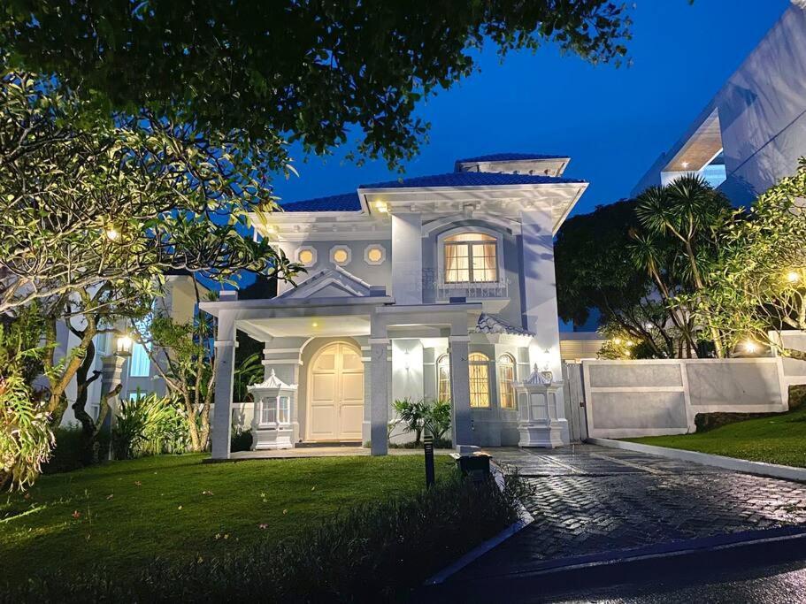 Tropical Villa By Villapedia Citaringgul Extérieur photo