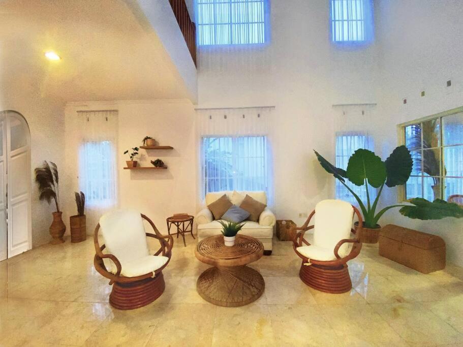 Tropical Villa By Villapedia Citaringgul Extérieur photo